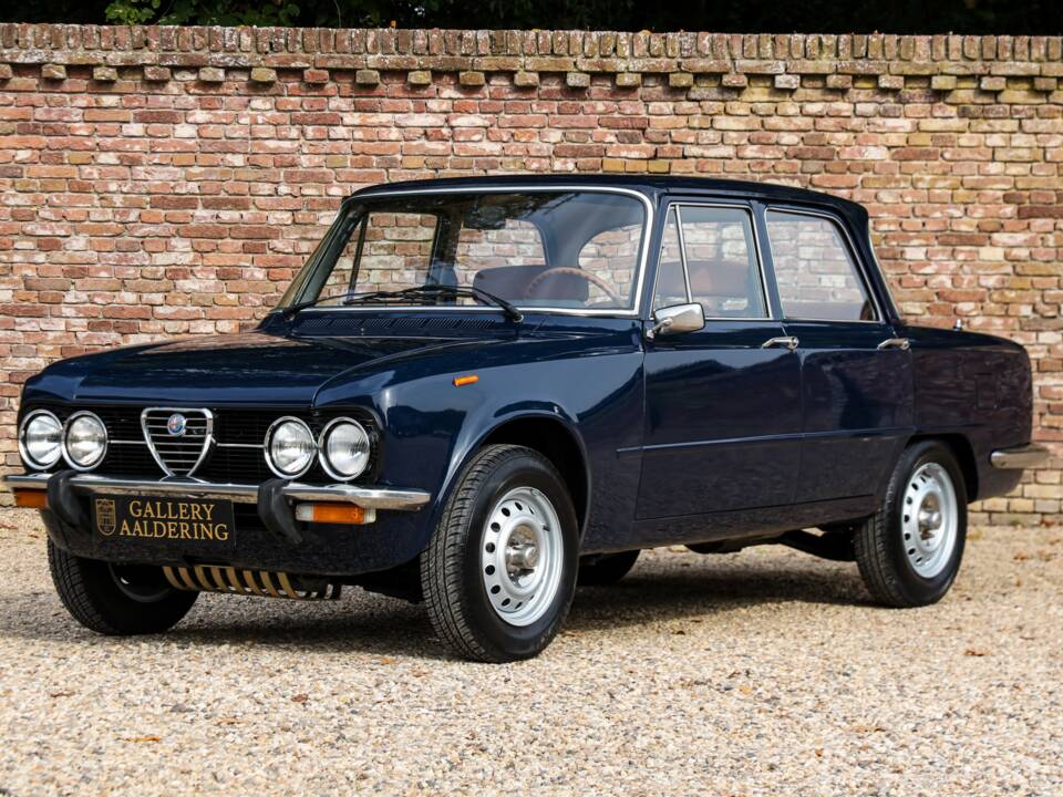 Image 14/50 of Alfa Romeo Giulia Nuova Super 1300 (1975)
