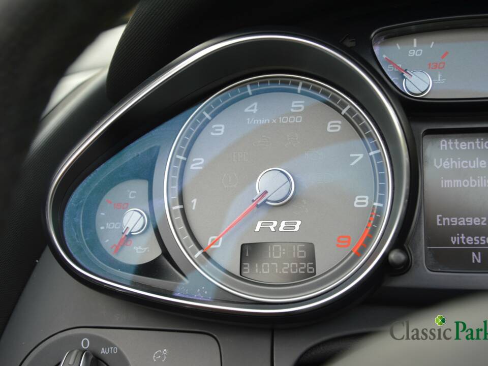 Image 38/50 of Audi R8 Spyder 4.2 FSI Quattro (2011)