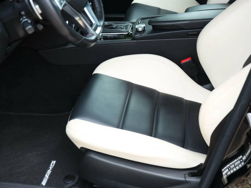 Image 49/50 of Mercedes-Benz C 63 AMG (2012)