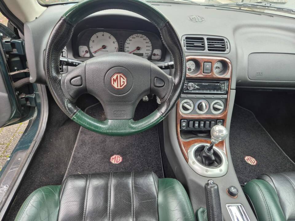 Imagen 13/24 de MG F 1.8i (2001)