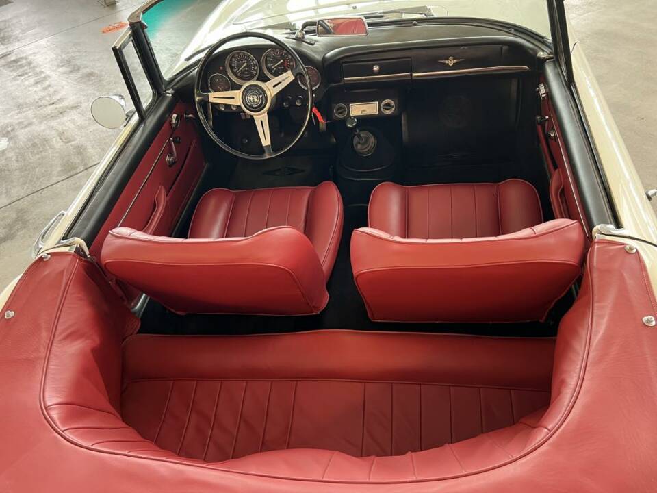 Imagen 15/39 de Alfa Romeo 2600 Spider (1965)