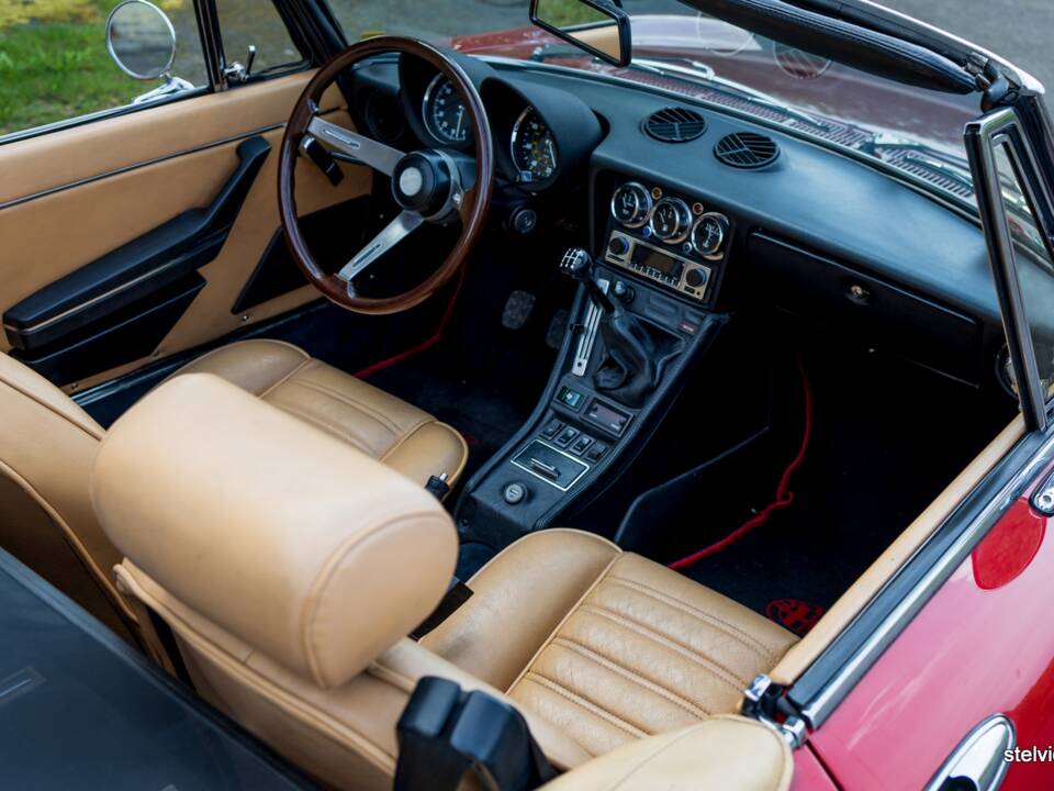 Afbeelding 28/42 van Alfa Romeo 2000 Spider Veloce (1980)
