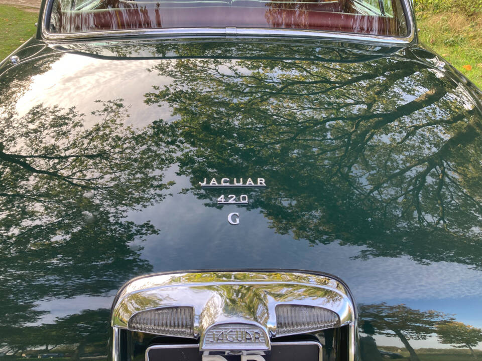 Image 25/52 de Jaguar 420 G (1967)