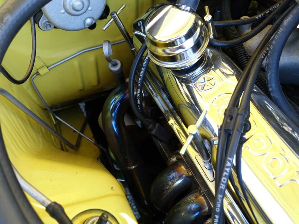 Image 17/57 of Plymouth Duster (1970)