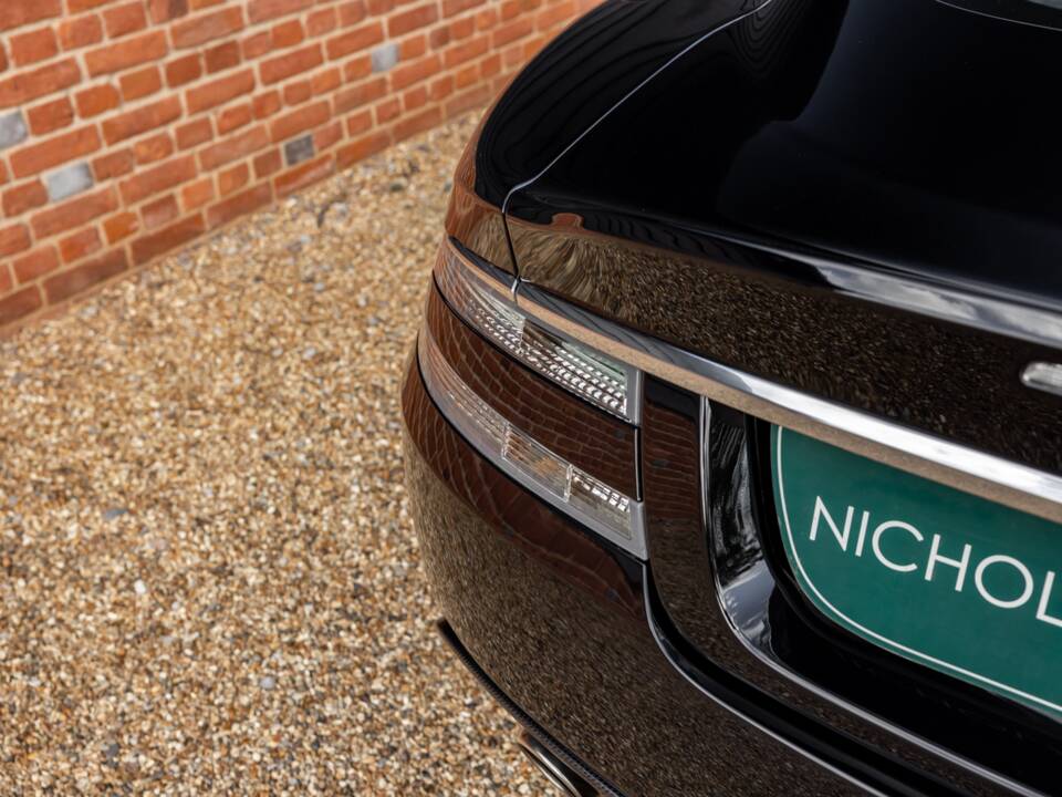 Image 44/77 of Aston Martin DBS (2009)