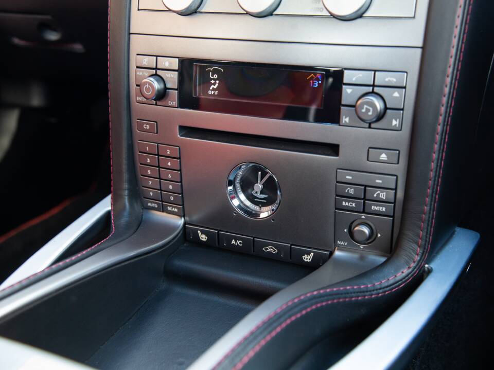 Image 58/92 of Aston Martin V12 Vanquish S (2007)