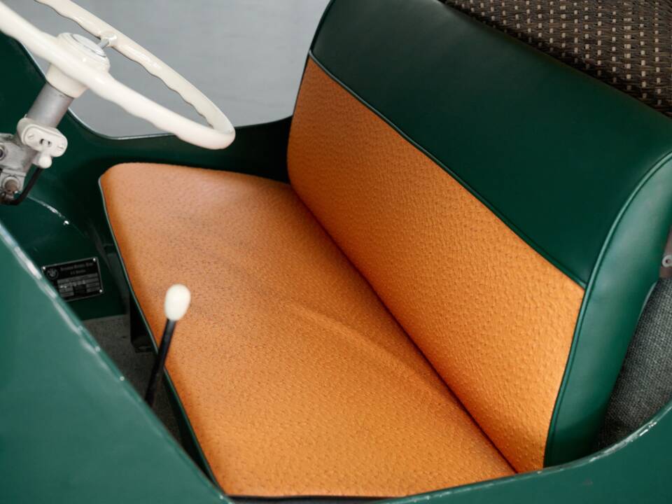 Image 24/50 of BMW Isetta hunting car (1955)