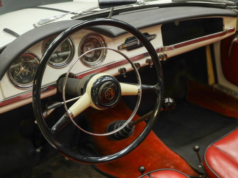 Bild 43/50 von Alfa Romeo Giulietta Spider (1957)