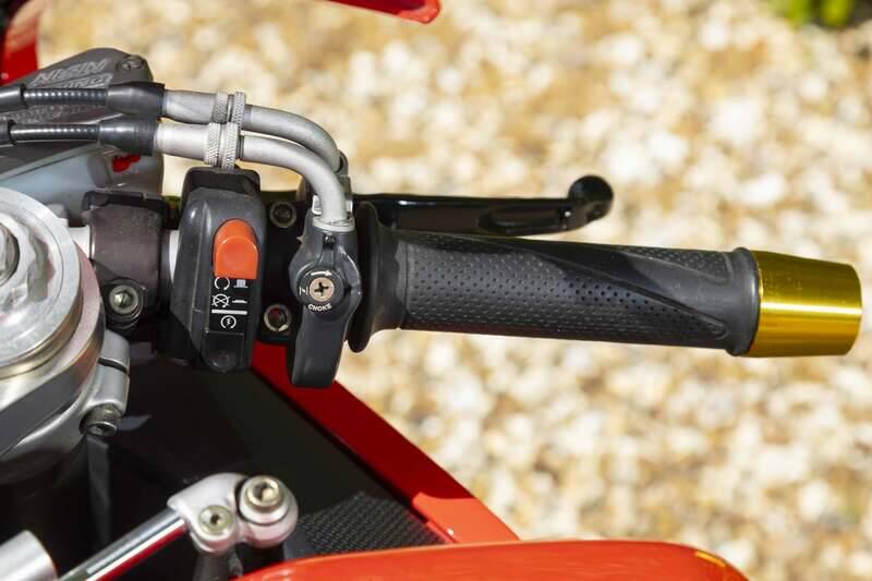 Image 38/45 of MV Agusta F4 1000 S (2006)
