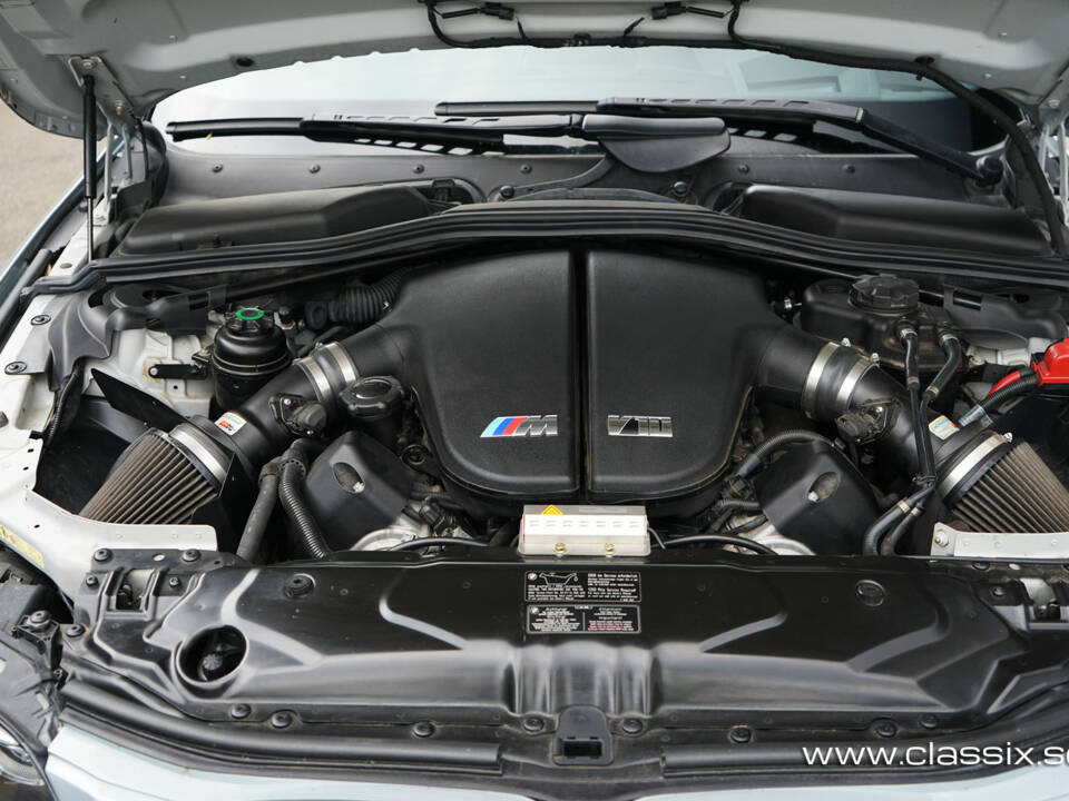 Afbeelding 22/22 van BMW M5 (2005)