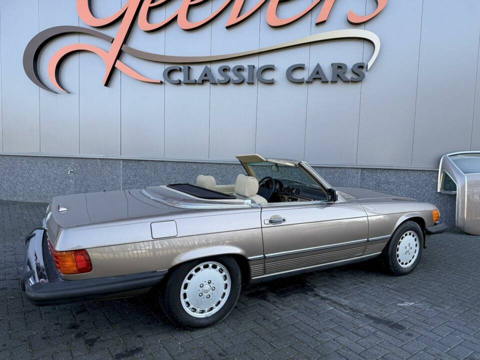 Image 8/36 de Mercedes-Benz 560 SL (1988)
