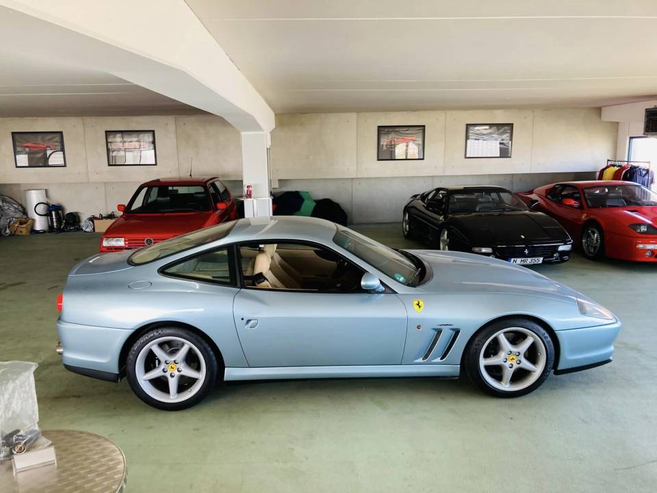 Image 4/14 de Ferrari 550 Maranello (2000)