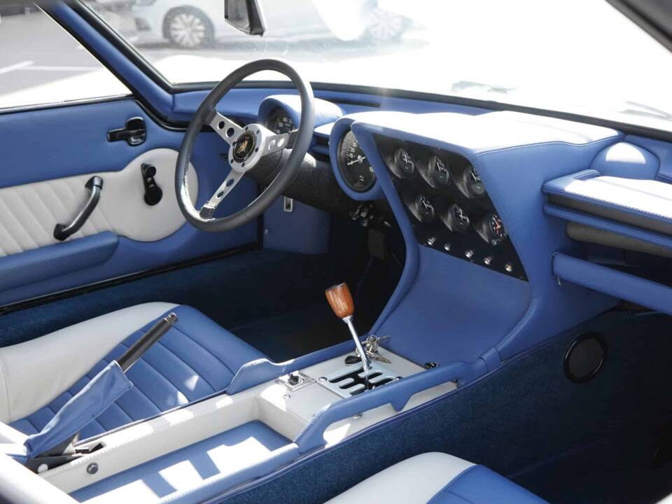 Afbeelding 38/74 van Lamborghini Miura P 400 (1968)