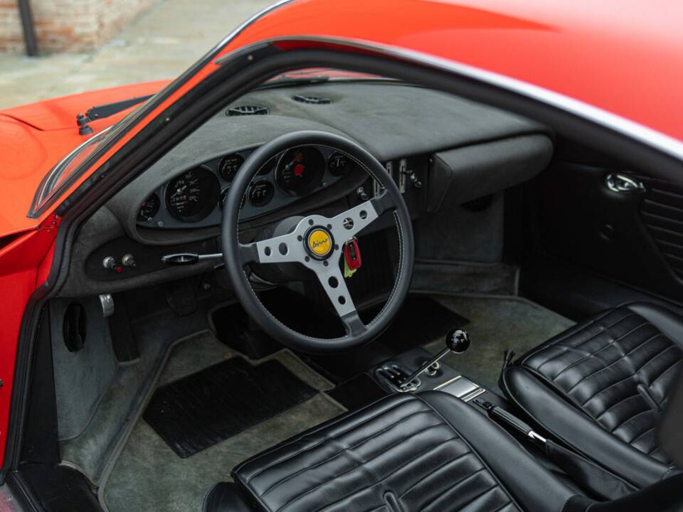 Image 43/50 of Ferrari Dino 246 GT (1971)