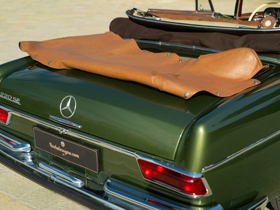 Afbeelding 29/50 van Mercedes-Benz 220 SE b (1964)