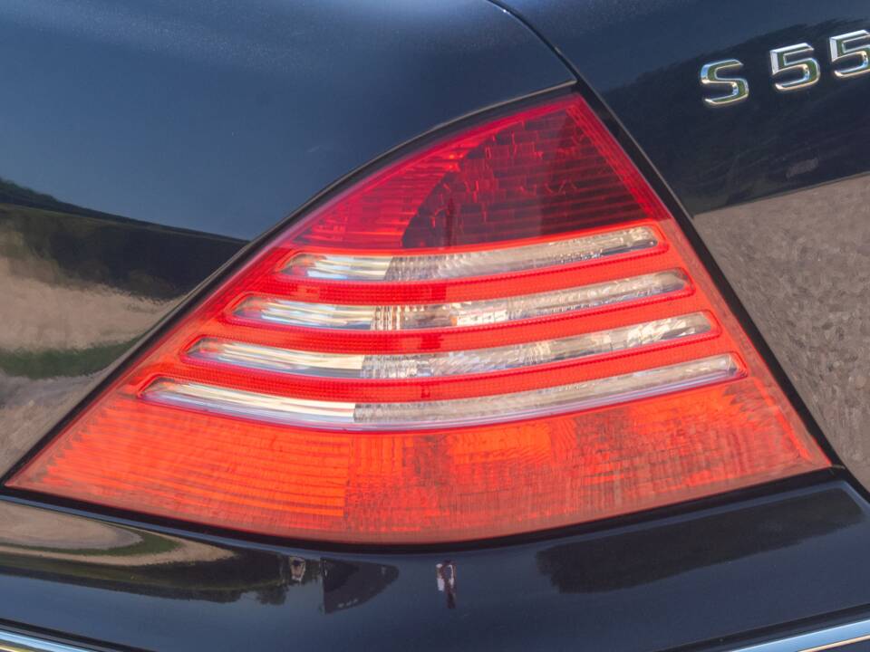 Immagine 23/50 di Mercedes-Benz S 55 AMG (2002)