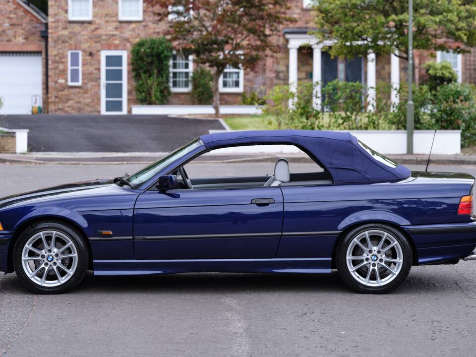 Image 2/50 de BMW 328i (1995)