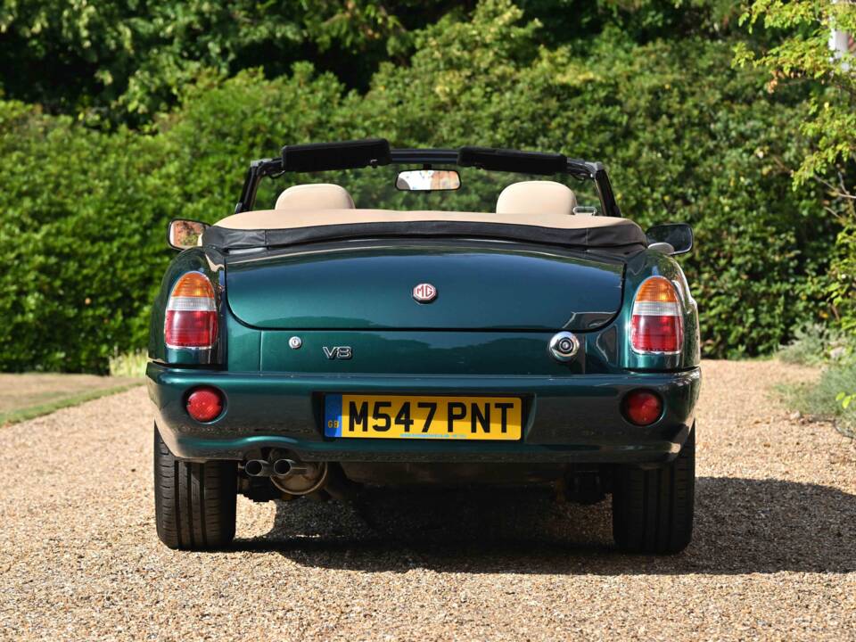 Bild 7/50 von MG RV8 (1995)