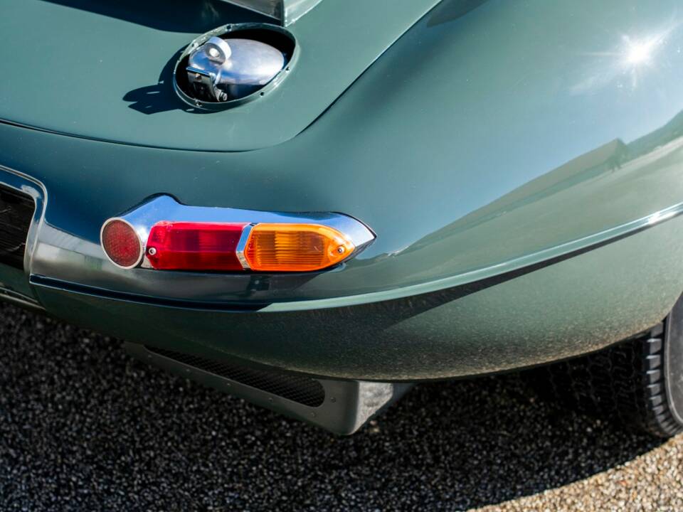 Imagen 8/20 de Jaguar E-Type 4.2 (1965)