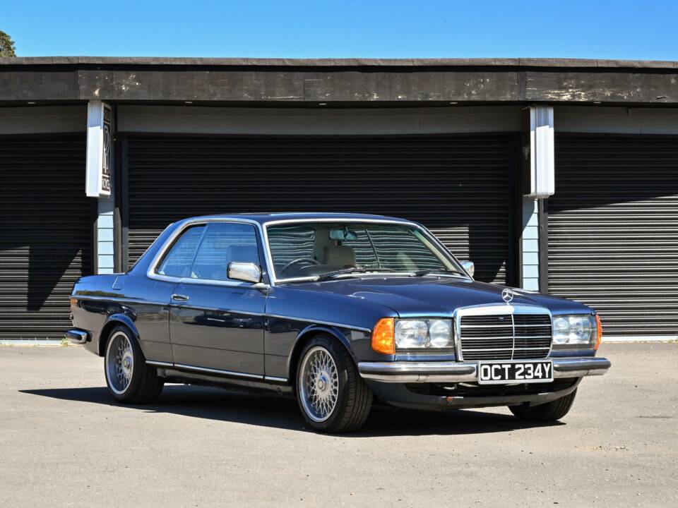 Bild 13/50 von Mercedes-Benz 280 CE (1983)