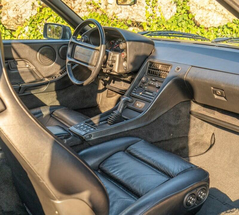 Image 17/30 of Porsche 928 S4 (1989)