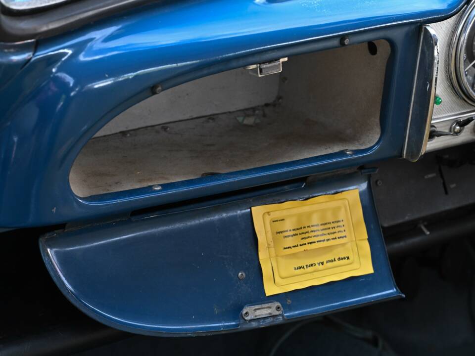 Image 10/50 of Morris Minor 1000 Traveller (1971)