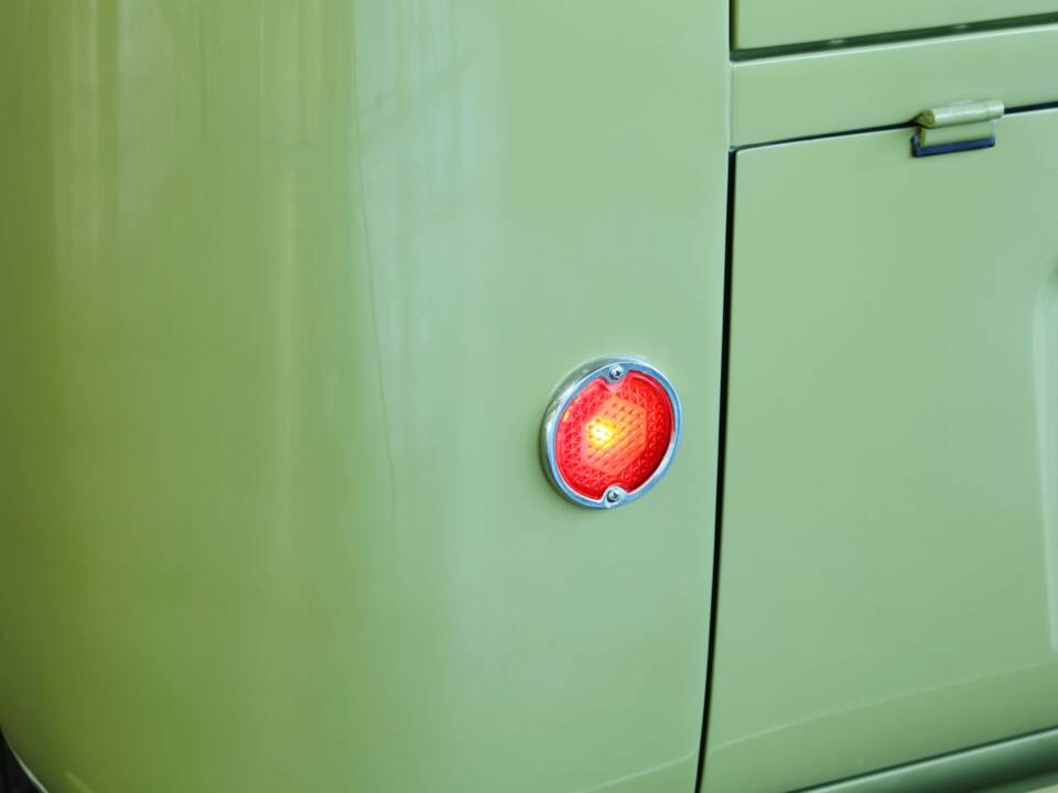 Image 46/47 of Volkswagen T1 minibus (1961)