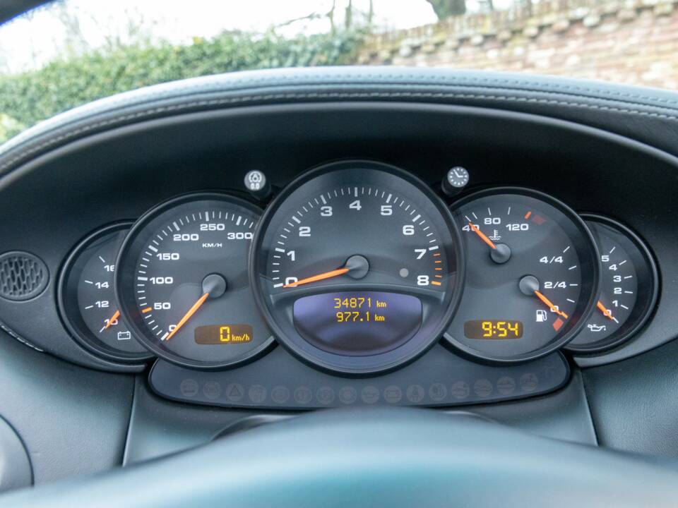 Image 33/50 of Porsche 911 Carrera 4S (2003)