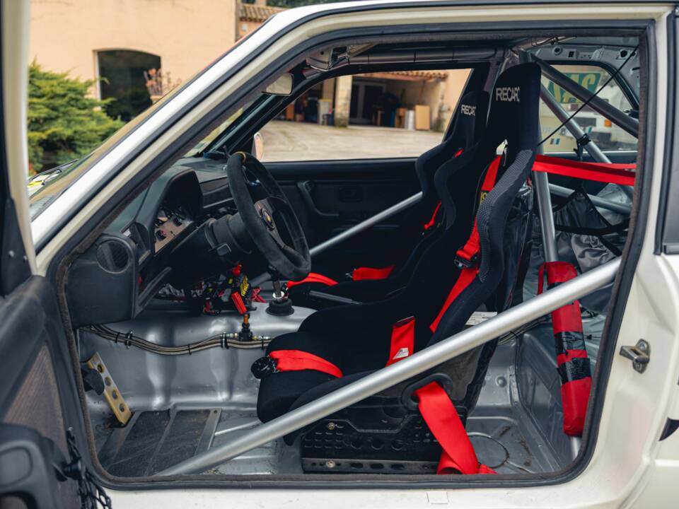 Image 32/56 de BMW M3 (1988)