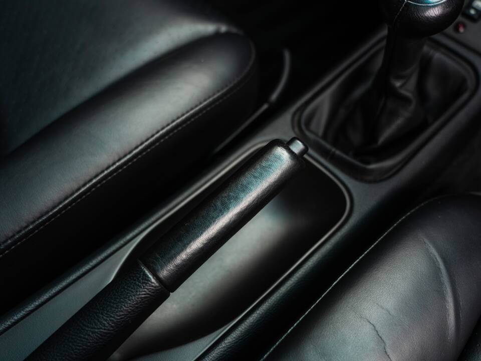 Image 31/60 of Porsche 911 Targa (1996)