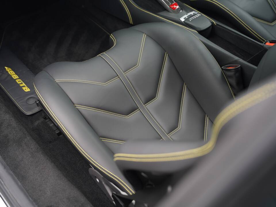 Image 20/50 of Ferrari 488 GTB (2017)
