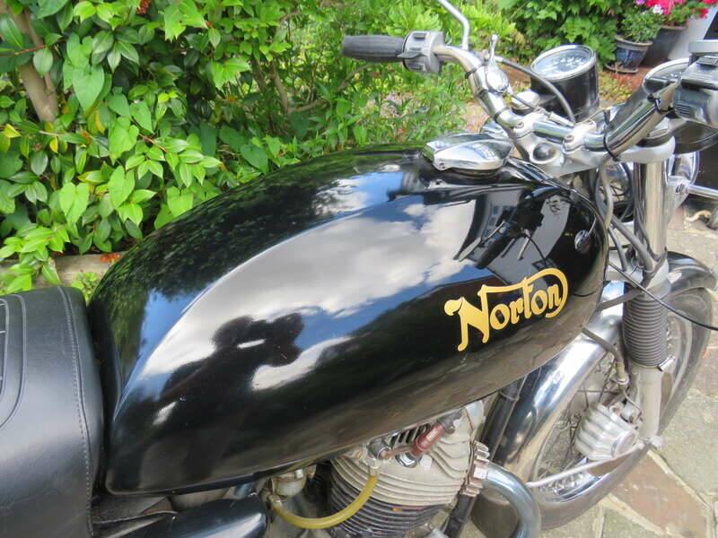 Image 14/47 of Norton Commando 850 Roadster (1974)