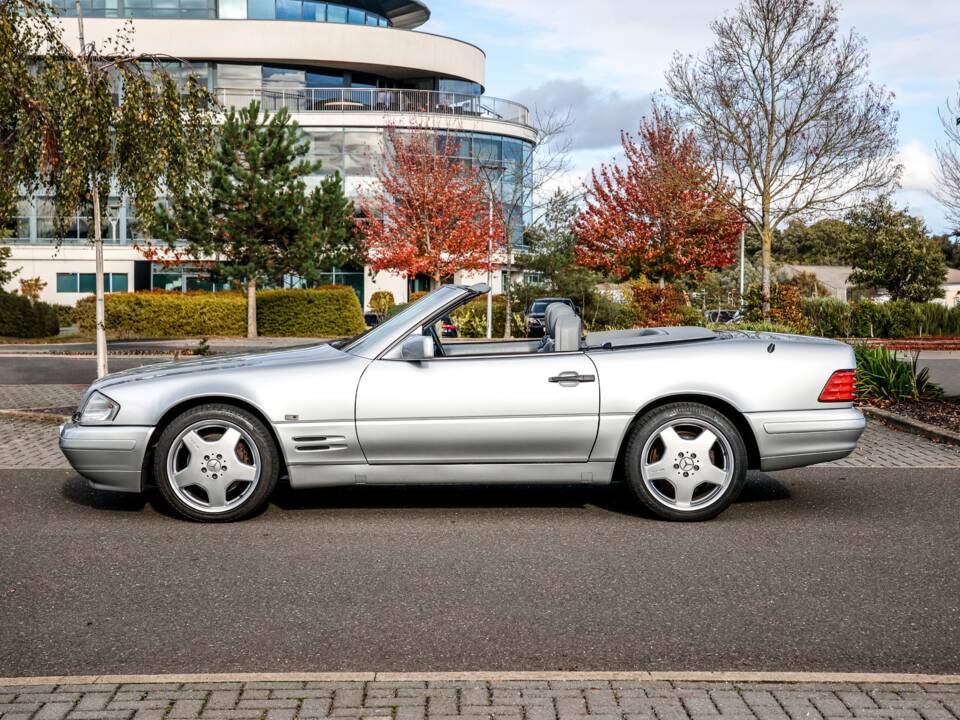 Image 2/43 of Mercedes-Benz SL 500 (1996)