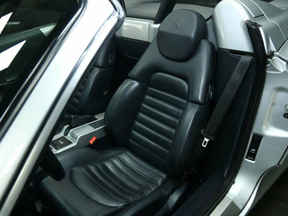 Immagine 13/50 di Ferrari 360 Spider (2003)