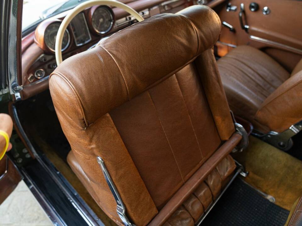 Afbeelding 49/50 van Mercedes-Benz 220 SE b (1964)