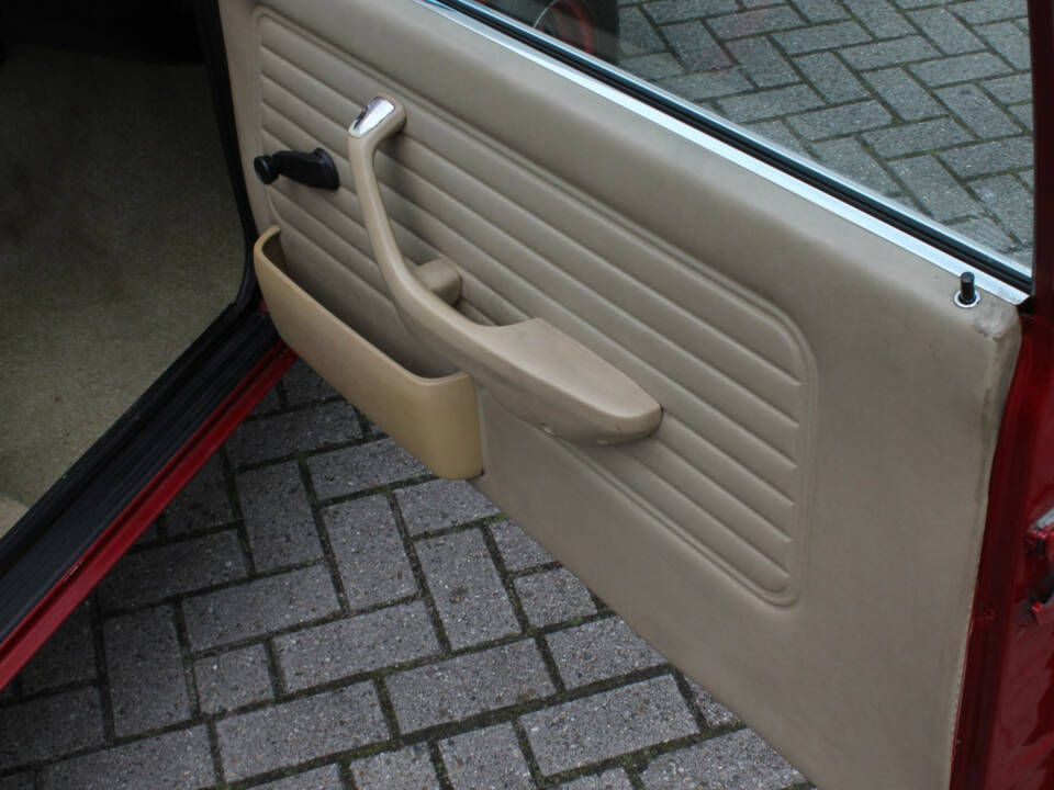 Image 22/30 of BMW 320i (1982)