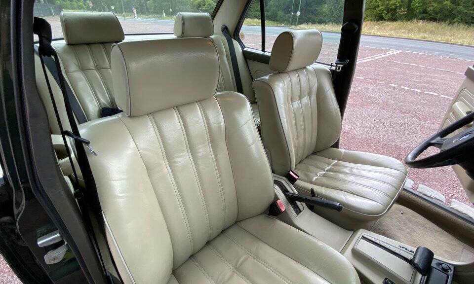 Image 2/7 de BMW 525e (1987)