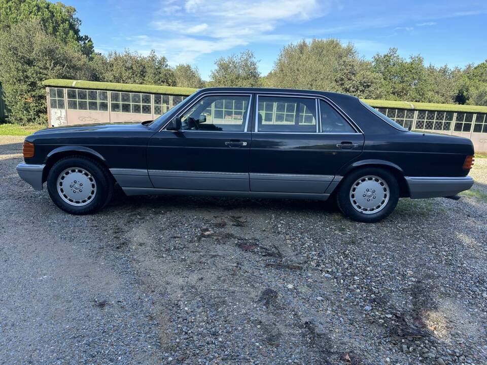 Bild 5/8 von Mercedes-Benz 560 SEL (1988)