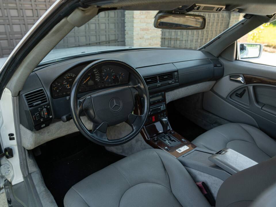 Bild 32/50 von Mercedes-Benz SL 320 (1997)