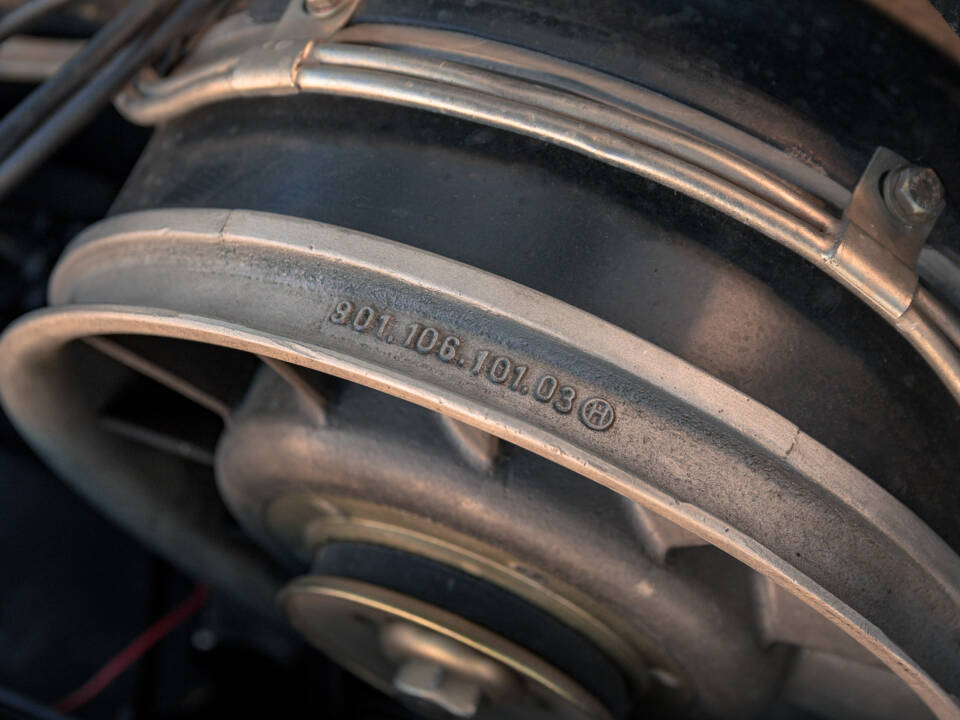Image 38/49 of Porsche 911 2.0 (1964)