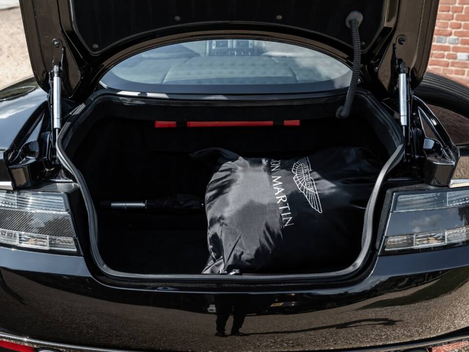 Image 10/59 of Aston Martin DBS (2012)