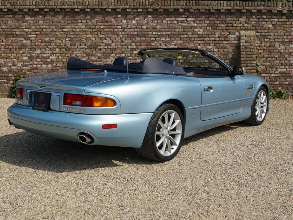 Image 11/50 of Aston Martin DB 7 Vantage Volante (2000)