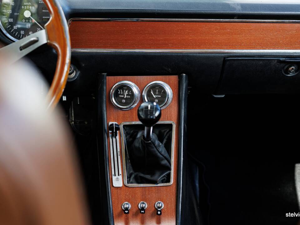 Bild 34/39 von Alfa Romeo 1750 GT Veloce (1971)