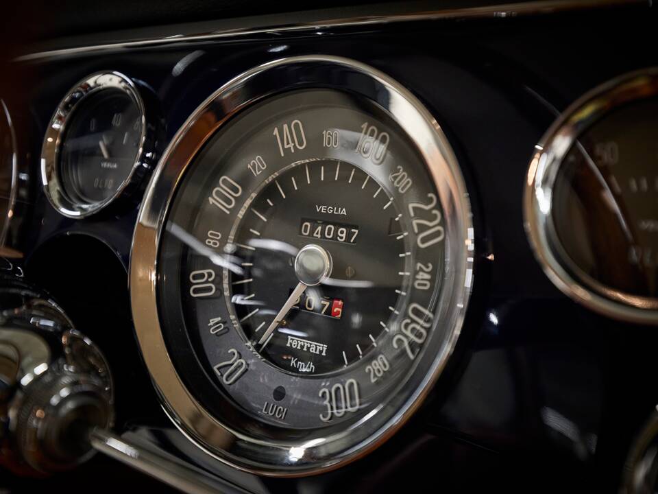 Imagen 66/90 de Ferrari 250 GT 2+2 (1963)