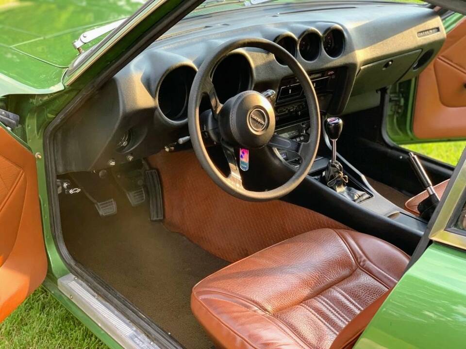 Image 2/8 of Datsun 260-Z (1974)