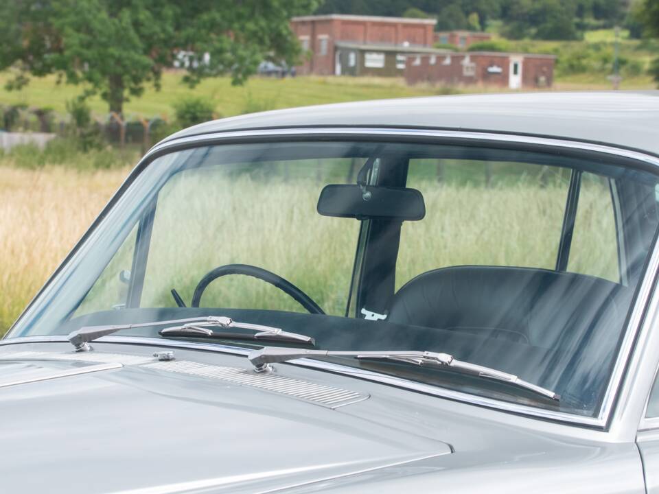 Image 44/50 of Rolls-Royce Silver Shadow I (1973)