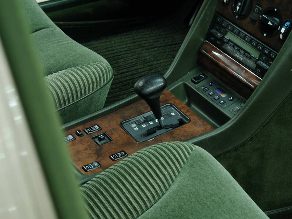 Bild 28/50 von Mercedes-Benz 300 SEL (1986)
