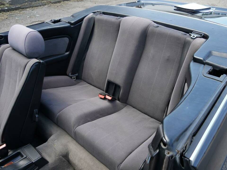 Image 19/19 de BMW 320i (1989)