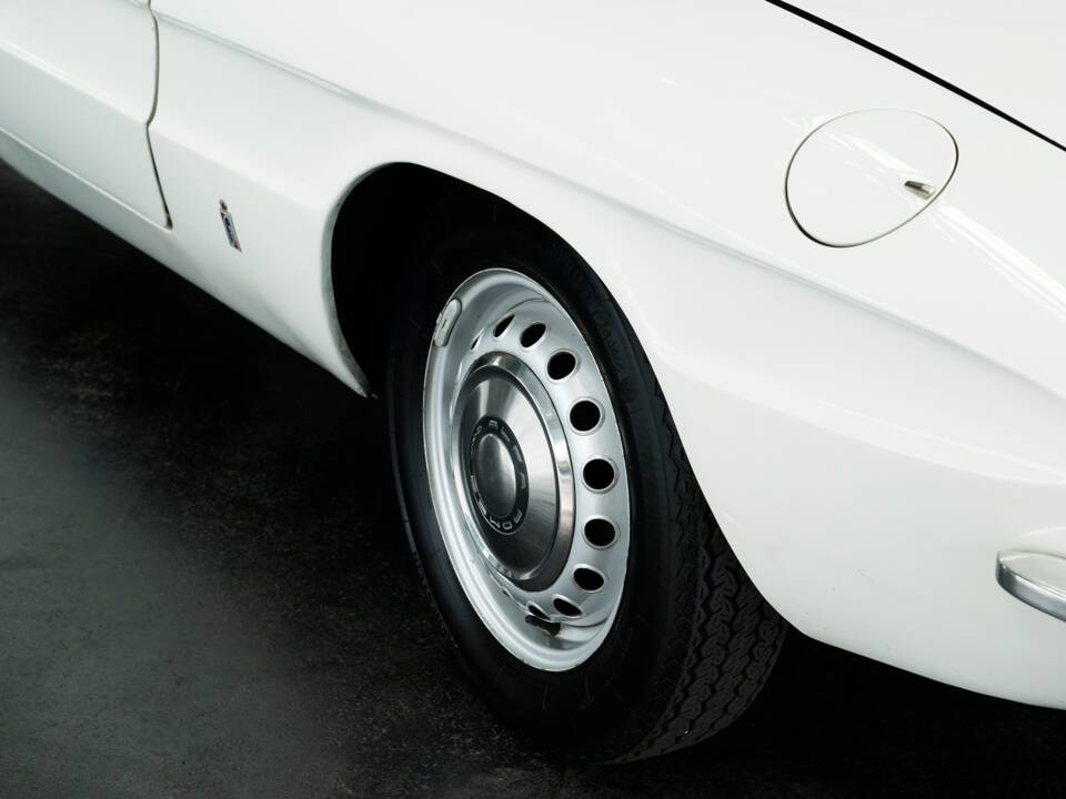 Image 10/50 of Alfa Romeo 1600 Spider Duetto (1966)