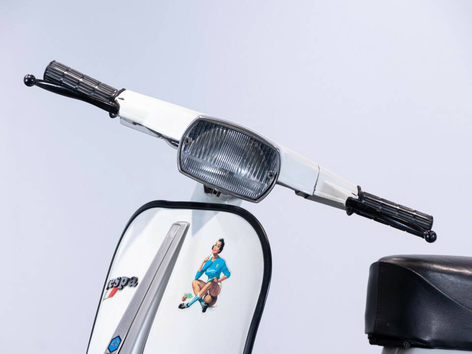 Image 17/50 of Piaggio Vespa 50 Special (1972)